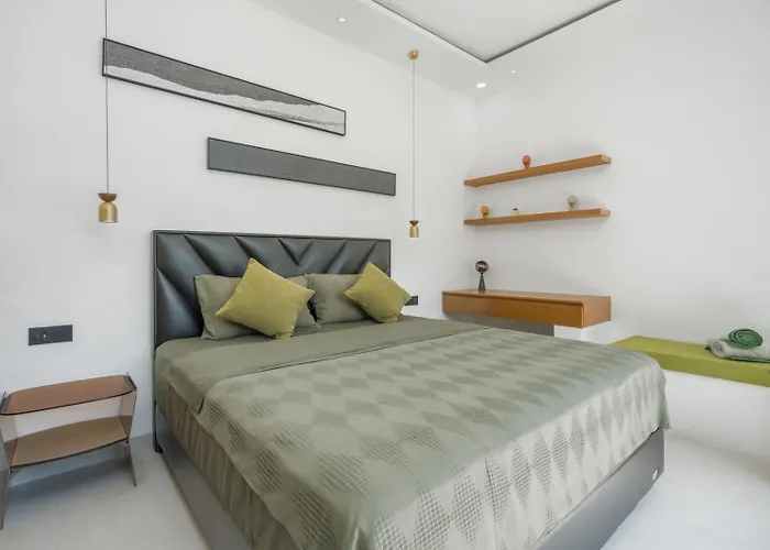 Rosso 2br Near Вилла Семиньяк