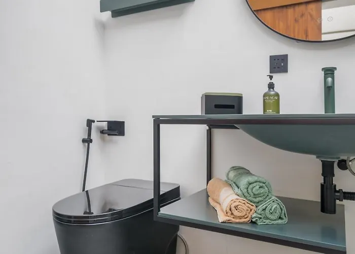 Rosso 2br Near Вилла Семиньяк